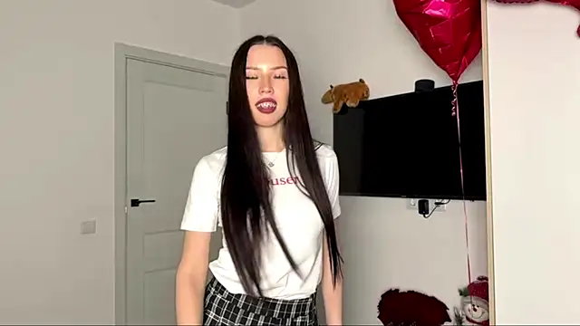 PalmiraJaussen online show from April 2026 05:11:01 PM