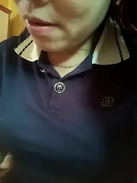 Snapshot of -Luni- chatting on April 2026 02:31:01 AM -Luni- online show from April 2026 02:31:01 AM