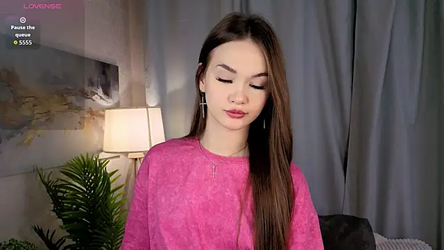 Snapshot of LuraPodraza chatting on July 2026 04:07:02 PM LuraPodraza online show from July 2026 04:07:02 PM