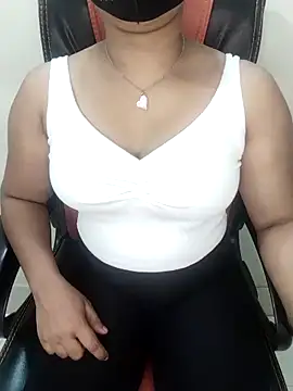 cute-bird- online show from April 2026 04:16:01 PM