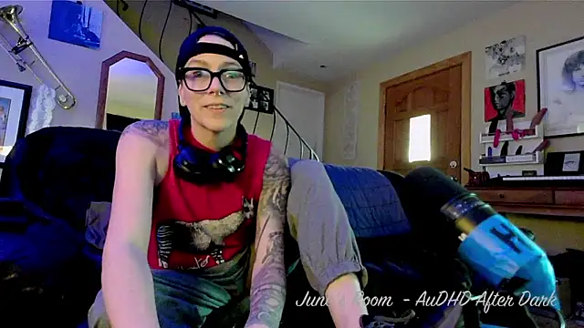 Snapshot of juneafterhours chatting on May 2026 11:54:01 PM juneafterhours online show from May 2026 11:54:01 PM