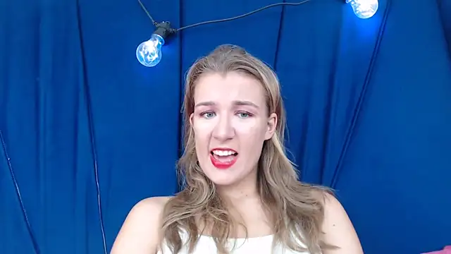 Yennyloves online show from May 2026 11:07:02 AM