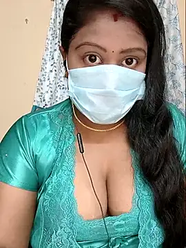 Snapshot of Romantic_Woman chatting on April 2026 01:50:01 PM Romantic Woman online show from April 2026 01:50:01 PM