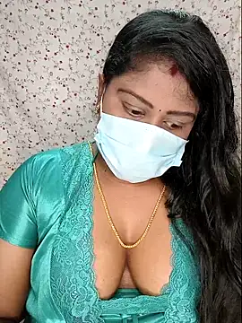 Snapshot of Romantic_Woman chatting on April 2026 06:16:02 PM Romantic Woman online show from April 2026 06:16:02 PM