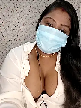 Snapshot of Romantic_Woman chatting on April 2026 05:52:02 PM Romantic Woman online show from April 2026 05:52:02 PM