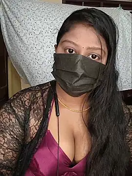 Snapshot of Romantic_Woman chatting on May 2026 04:07:02 AM Romantic Woman online show from May 2026 04:07:02 AM
