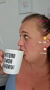Snapshot of Blondibaby chatting on July 2026 09:46:02 AM Blondibaby online show from July 2026 09:46:02 AM