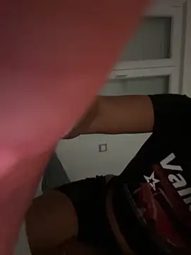 Snapshot of zensorial chatting on April 2026 07:33:02 PM zensorial online show from April 2026 07:33:02 PM