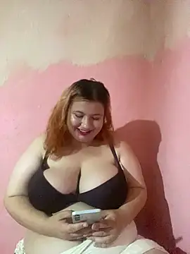 Snapshot of LunaMaira chatting on May 2026 11:35:02 PM LunaMaira online show from May 2026 11:35:02 PM