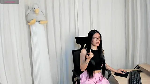 Snapshot of Astley_wolf chatting on April 2026 12:49:01 PM Astley wolf online show from April 2026 12:49:01 PM