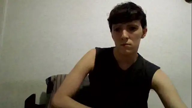 Snapshot of henriemj chatting on July 2026 04:48:01 AM henriemj online show from July 2026 04:48:01 AM