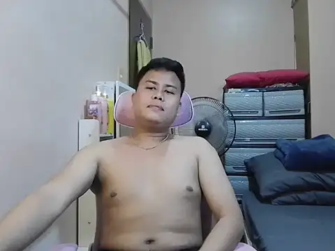 Snapshot of tipsy_butter chatting on April 2026 05:30:01 PM tipsy butter online show from April 2026 05:30:01 PM