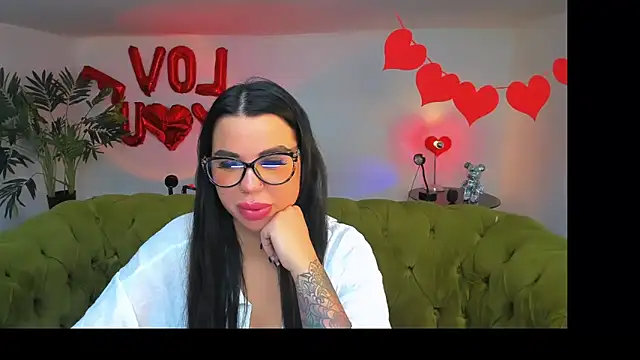 Salty  Queen online show from April 2026 06:47:01 AM