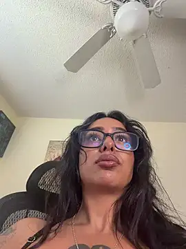 Snapshot of Controllercutie chatting on April 2026 06:41:01 PM Controllercutie online show from April 2026 06:41:01 PM