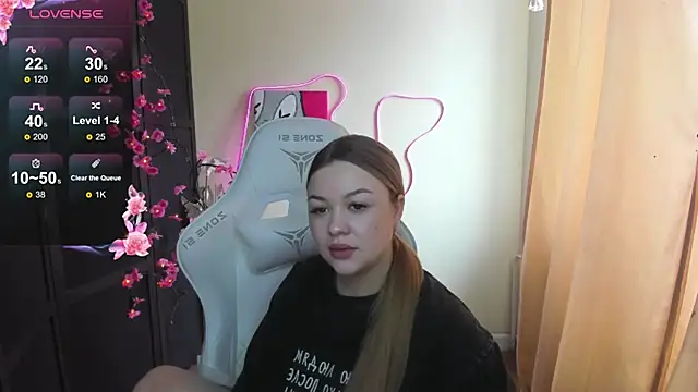 Snapshot of AmeliePeach chatting on April 2026 04:57:01 AM AmeliePeach online show from April 2026 04:57:01 AM