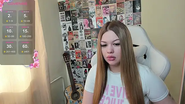Snapshot of AmeliePeach chatting on May 2026 01:44:01 AM AmeliePeach online show from May 2026 01:44:01 AM