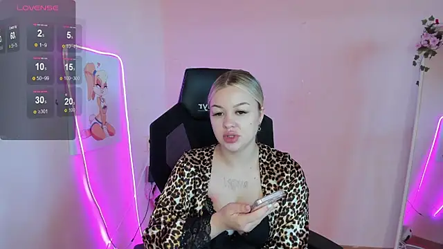 Snapshot of AmeliePeach chatting on June 2026 01:43:02 AM AmeliePeach online show from June 2026 01:43:02 AM