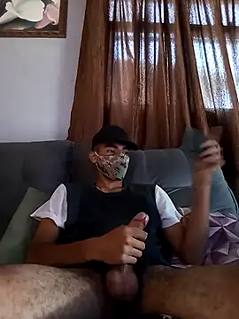 Snapshot of LuizzzFilipe chatting on April 2026 07:22:01 PM LuizzzFilipe online show from April 2026 07:22:01 PM