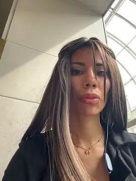 Snapshot of AlmaSajor_ chatting on April 2026 02:11:02 PM AlmaSajor online show from April 2026 02:11:02 PM