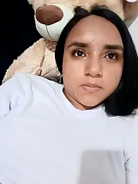 Snapshot of Valentina_Narvaez chatting on May 2026 07:33:02 PM Valentina Narvaez online show from May 2026 07:33:02 PM