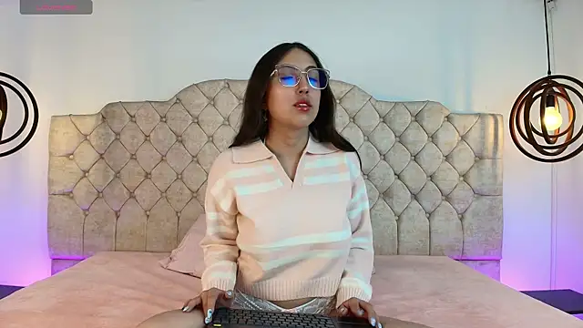 Snapshot of sweetlyundone chatting on May 2026 07:41:01 PM sweetlyundone online show from May 2026 07:41:01 PM