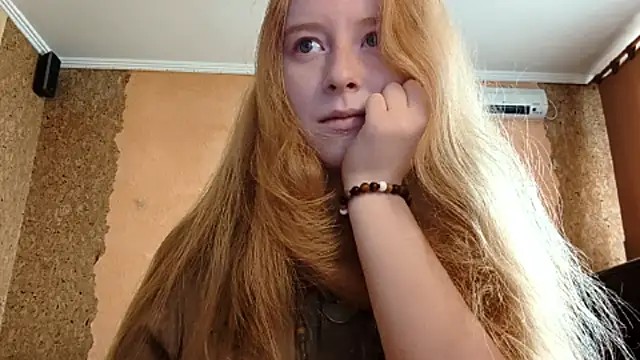 Snapshot of KateVibe_01 chatting on April 2026 10:54:02 PM KateVibe 01 online show from April 2026 10:54:02 PM