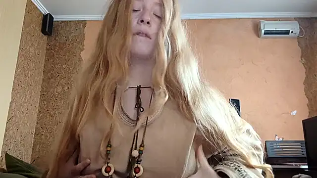 Snapshot of KateVibe_01 chatting on April 2026 11:21:01 PM KateVibe 01 online show from April 2026 11:21:01 PM