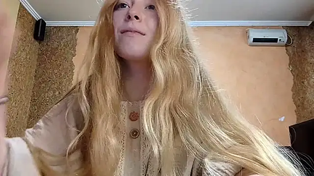 Snapshot of KateVibe_01 chatting on May 2026 04:19:01 AM KateVibe 01 online show from May 2026 04:19:01 AM