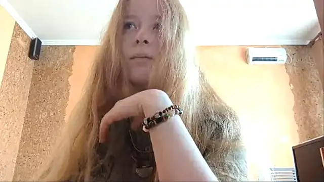 Snapshot of KateVibe_01 chatting on May 2026 10:05:02 PM KateVibe 01 online show from May 2026 10:05:02 PM