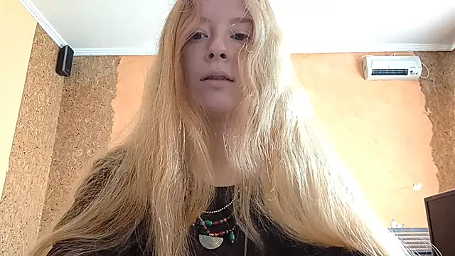 Snapshot of KateVibe_01 chatting on May 2026 11:02:01 PM KateVibe 01 online show from May 2026 11:02:01 PM