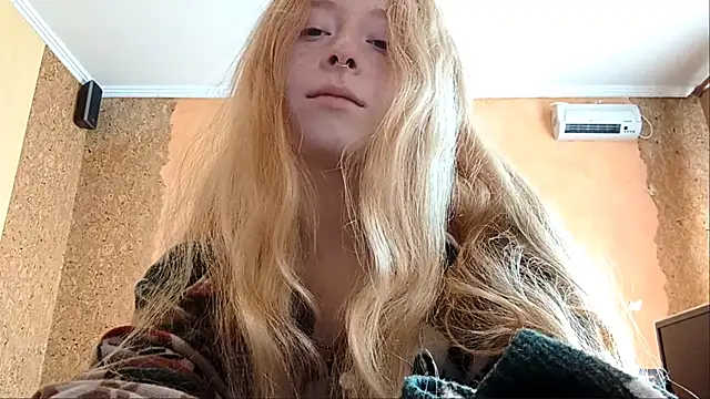 Snapshot of KateVibe_01 chatting on June 2026 11:40:02 PM KateVibe 01 online show from June 2026 11:40:02 PM