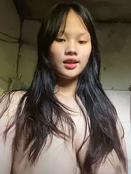 Snapshot of __Sunflower__ chatting on May 2026 10:32:01 AM Sunflower online show from May 2026 10:32:01 AM