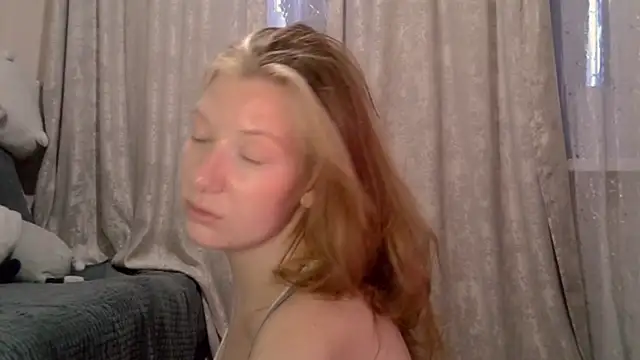 Snapshot of earn_my_lily chatting on June 2026 04:11:01 PM earn my lily online show from June 2026 04:11:01 PM