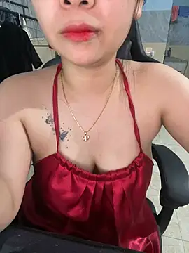 Snapshot of Pink_83 chatting on April 2026 07:14:01 AM Pink 83 online show from April 2026 07:14:01 AM