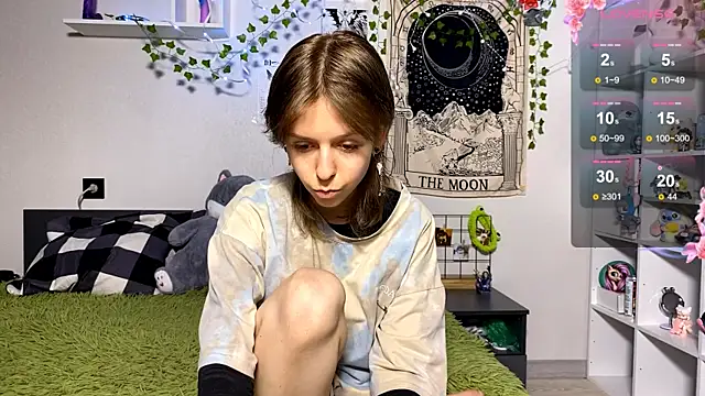 LunaBless online show from April 2026 08:14:01 PM