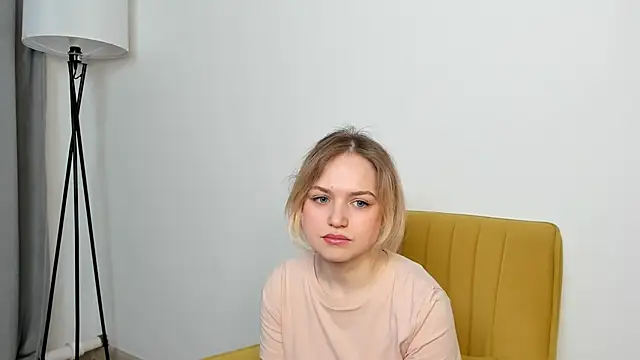 RoxieKaus online show from April 2026 07:31:01 AM