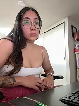 vampiralatina online show from May 2026 05:41:02 PM