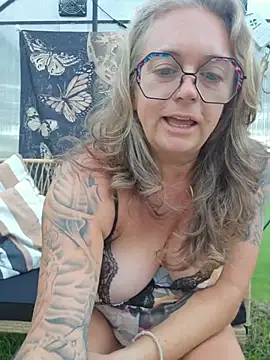 Snapshot of Blondejenn chatting on June 2026 11:20:02 AM Blondejenn online show from June 2026 11:20:02 AM