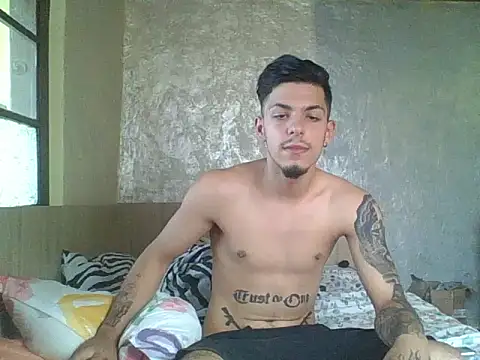 Snapshot of robertmrn112 chatting on May 2026 05:57:02 AM robertmrn112 online show from May 2026 05:57:02 AM