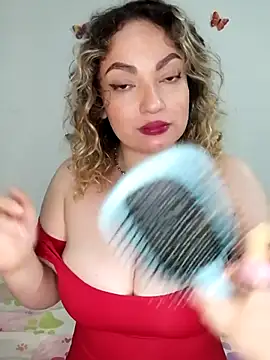Snapshot of honey_hornie chatting on June 2026 01:23:01 AM honey hornie online show from June 2026 01:23:01 AM