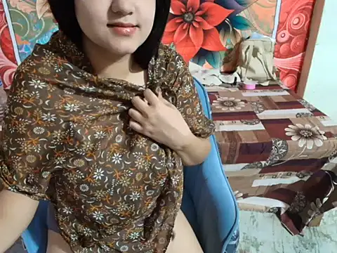 Snapshot of miss_-queen chatting on May 2026 04:42:02 AM miss -queen online show from May 2026 04:42:02 AM