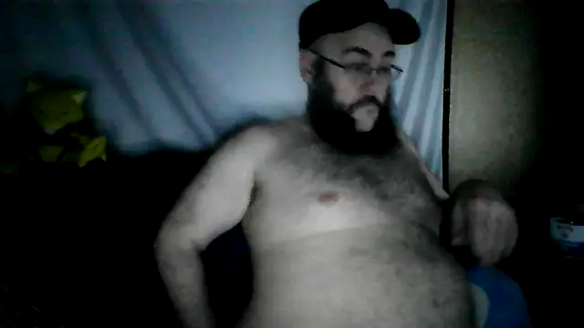 Snapshot of BriTheTopBear chatting on May 2026 02:19:01 AM BriTheTopBear online show from May 2026 02:19:01 AM