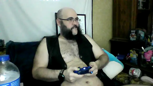 Snapshot of BriTheTopBear chatting on May 2026 11:53:02 PM BriTheTopBear online show from May 2026 11:53:02 PM