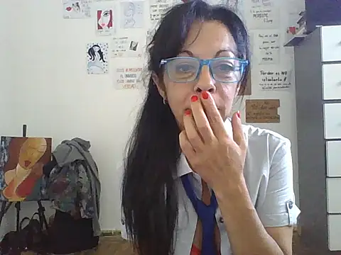 Snapshot of luly_mariposa chatting on April 2026 01:41:02 PM luly mariposa online show from April 2026 01:41:02 PM