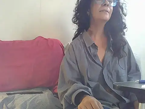 Snapshot of luly_mariposa chatting on May 2026 12:43:02 PM luly mariposa online show from May 2026 12:43:02 PM