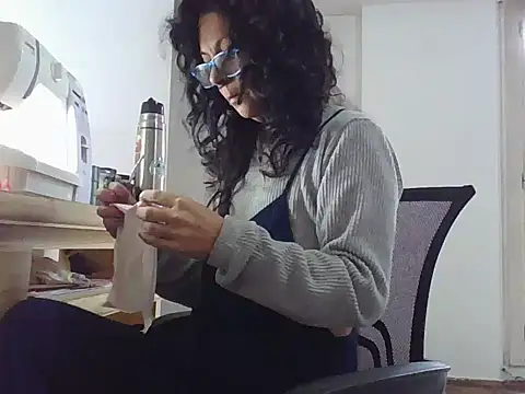 Snapshot of luly_mariposa chatting on May 2026 11:39:02 AM luly mariposa online show from May 2026 11:39:02 AM