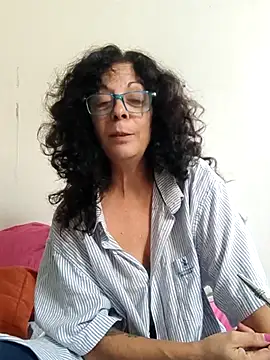 Snapshot of luly_mariposa chatting on May 2026 04:37:02 PM luly mariposa online show from May 2026 04:37:02 PM