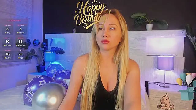 Snapshot of angelina_hilton chatting on June 2026 12:30:01 PM angelina hilton online show from June 2026 12:30:01 PM
