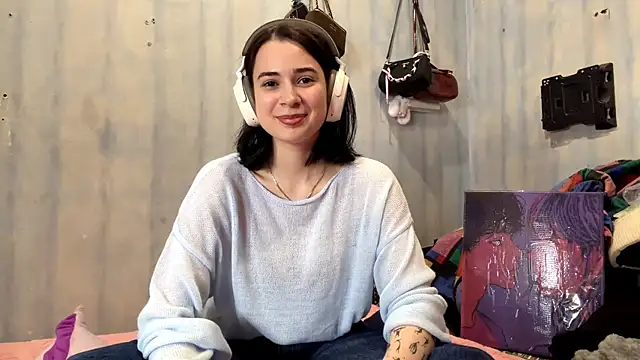 Snapshot of LanoraBilecki chatting on April 2026 10:42:02 AM LanoraBilecki online show from April 2026 10:42:02 AM