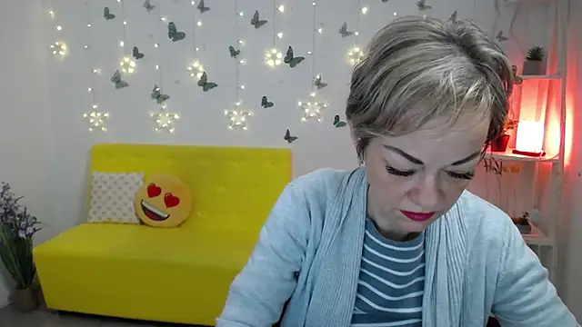 NikaMayu online show from May 2026 05:02:02 AM